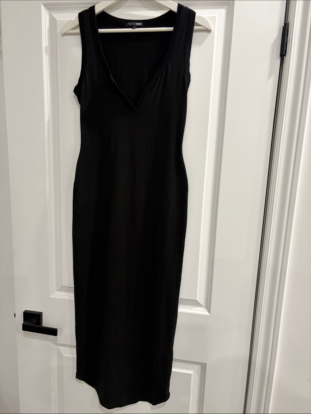 Fashion Nova Black Sleeveless V-Neck Midi Dress